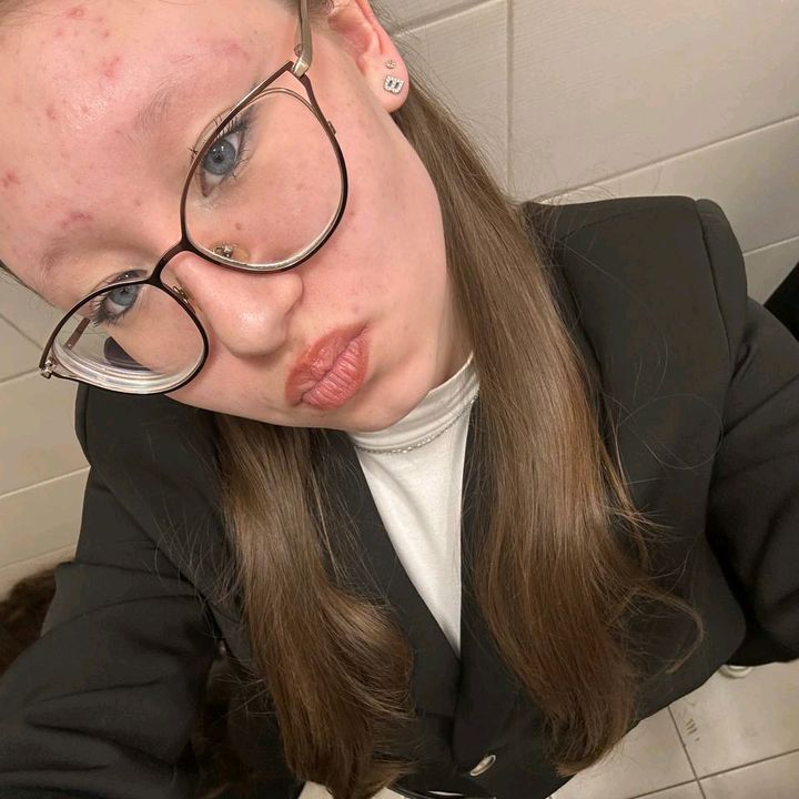 𝓥𝓪𝓵𝓮𝓻𝓲🎀