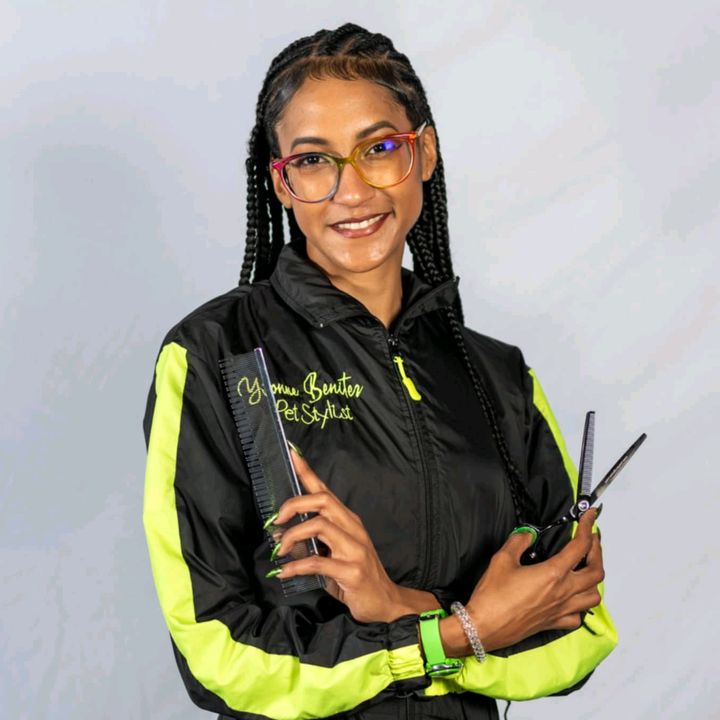 Yvonne Benitez Pet Stylist 🐶