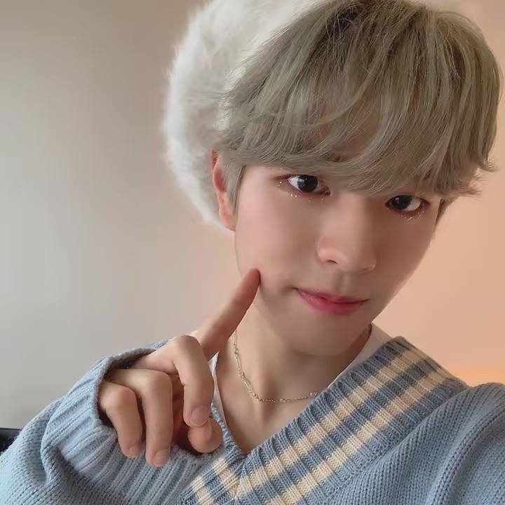 Demi (momito’s gf)