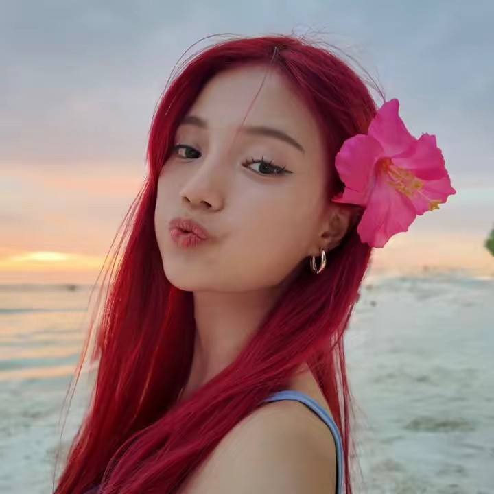 loushinna lee ˚⊱🎀⊰˚ 루신나 리