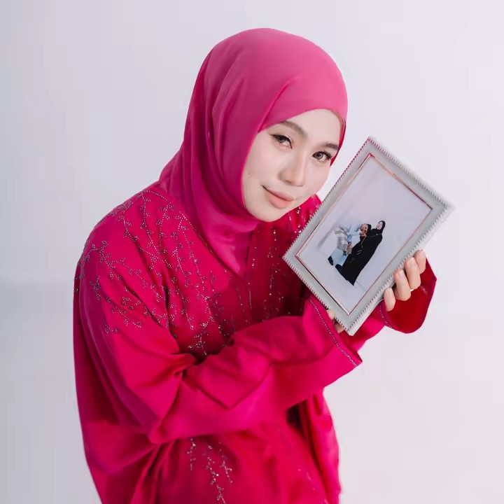 Aina Sharif 💄💋