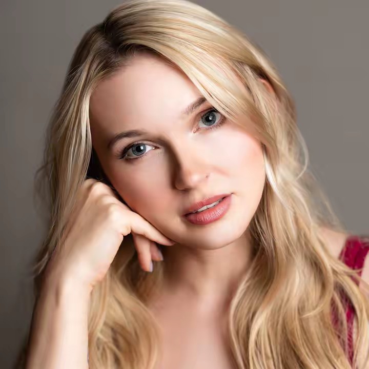 Taylor ٠ ࣪⭑