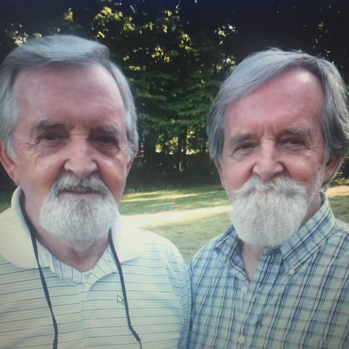 Haneline twins