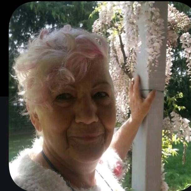 Manuela The Flower 🌼