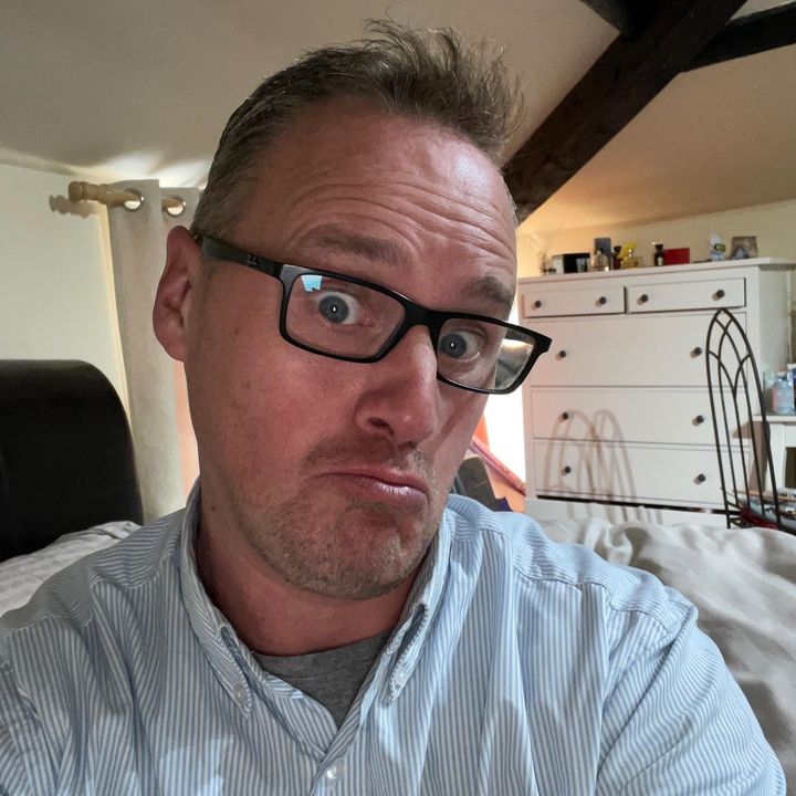 Housewivesfavourite LIVE