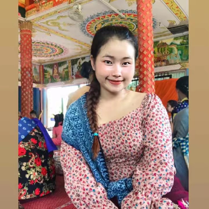 ตาสาวอวบชอบริวิว