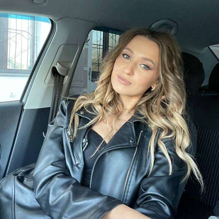 Julia 🤍HB 5June🤍