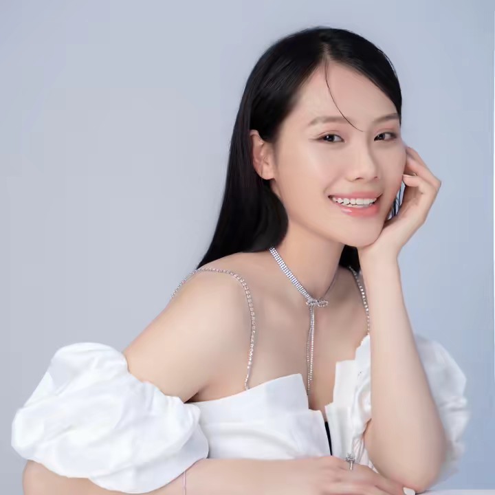 Trang Tích Cực Review