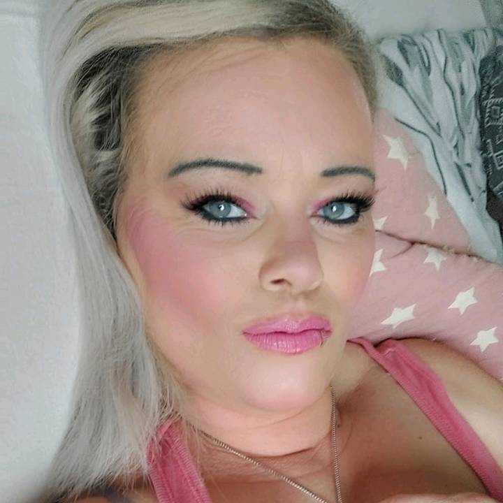 ♥️♥️♥️♥️♥️LADY IN RED♥️♥️♥️♥️