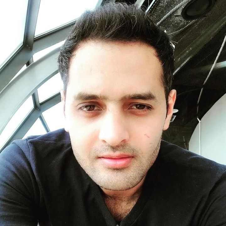 𝐇𝐮𝐬𝐭𝐥𝐞𝐫