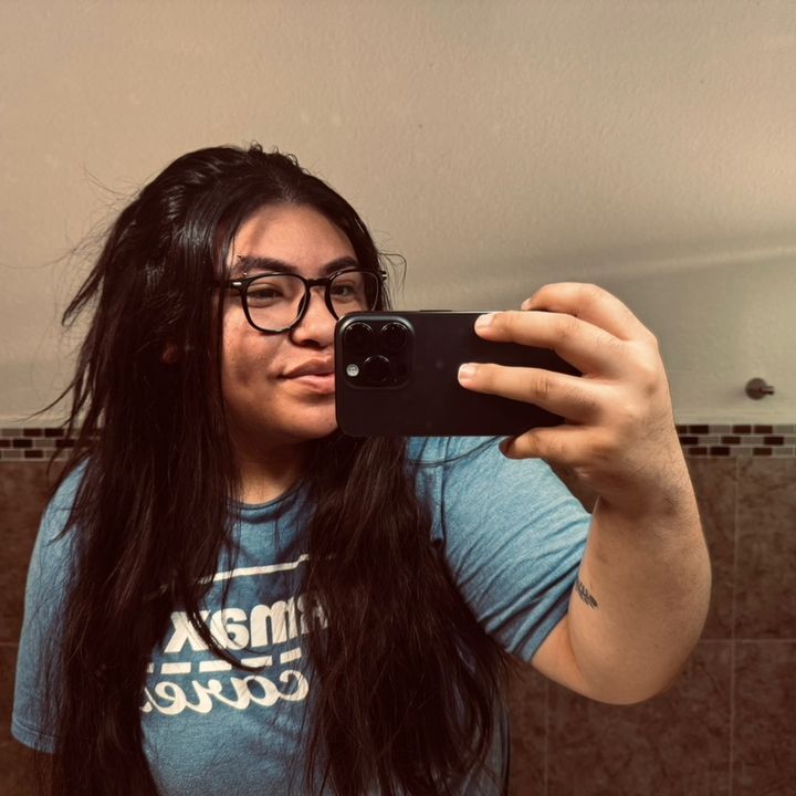 Emu (๑´• .̫ •ू`๑)