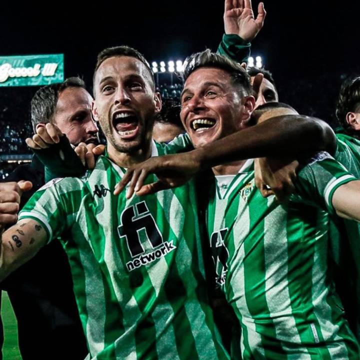 𝕱𝖚𝖙𝖇𝖔𝖑 𝕴𝖈𝖔𝖓𝖎𝖈 🌹