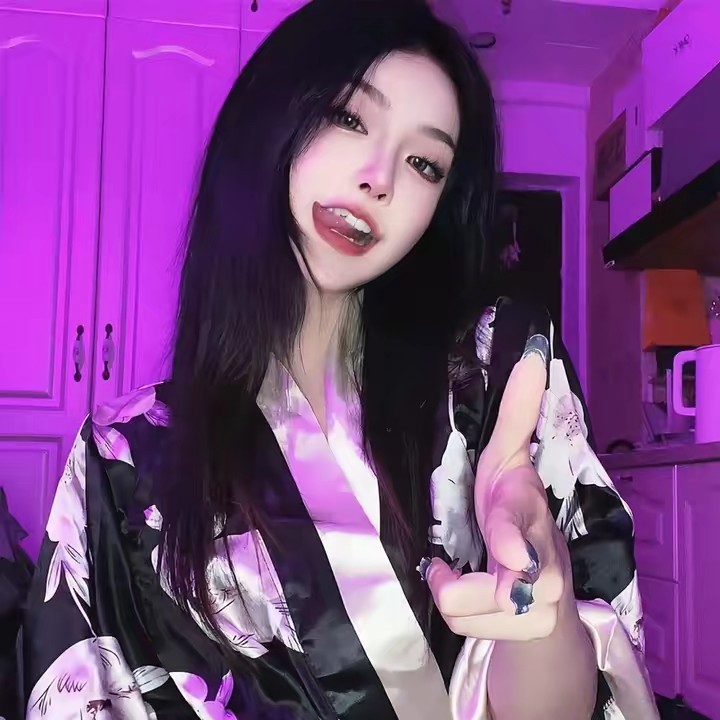 نانا سعيدة جدا