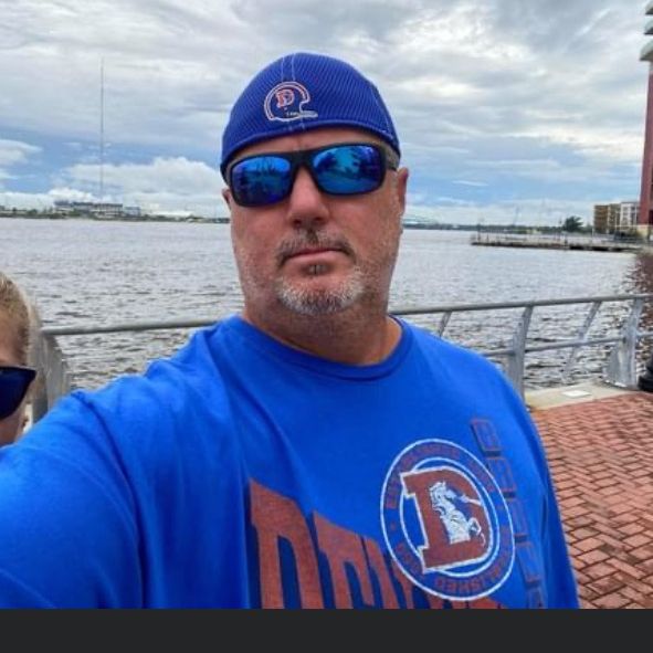 COACH MUNGER⚽️🏀🏈⚾️🥎🎾🏐