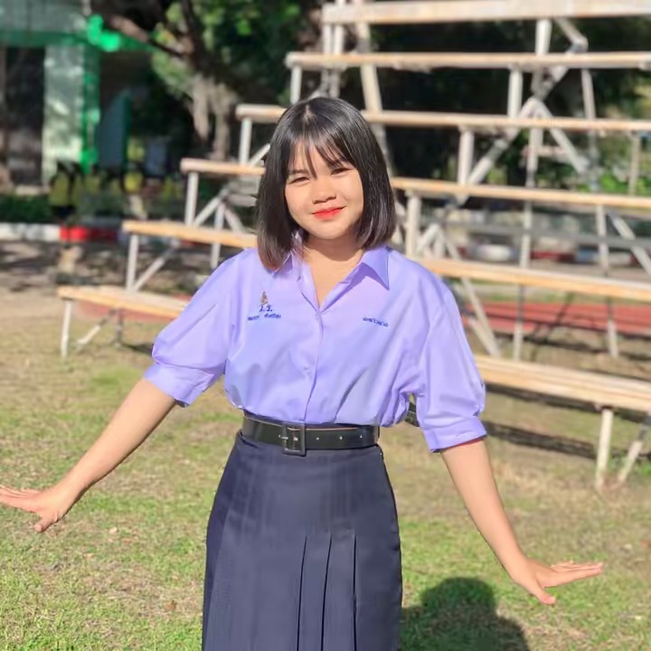 กระโปรงนักเรียนทรงแคบ👗