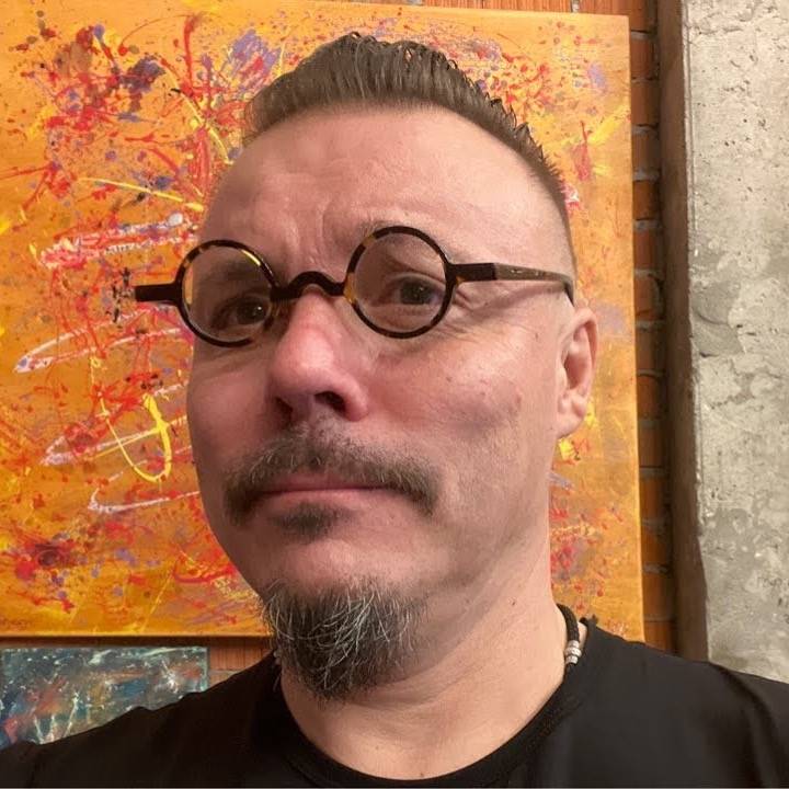 Профессор Насралиус