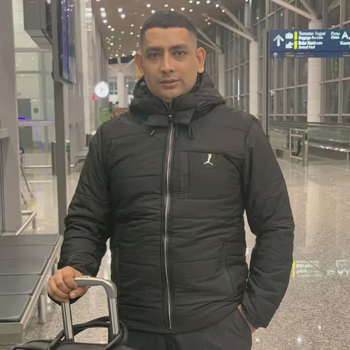 🇳🇵hira adhikari🇯🇵