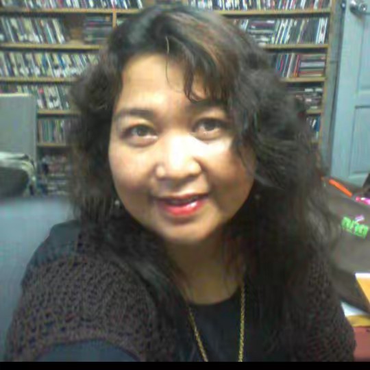 พลอยChompuStudio LANNA