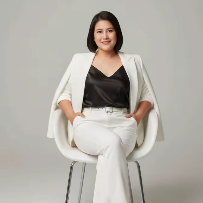 อิ่งอ้อย  นักธุรกิจสายบันเทิง