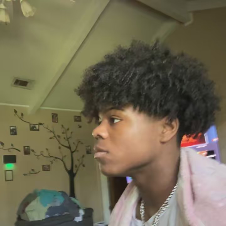 M | Ł Ę Š 🕷️