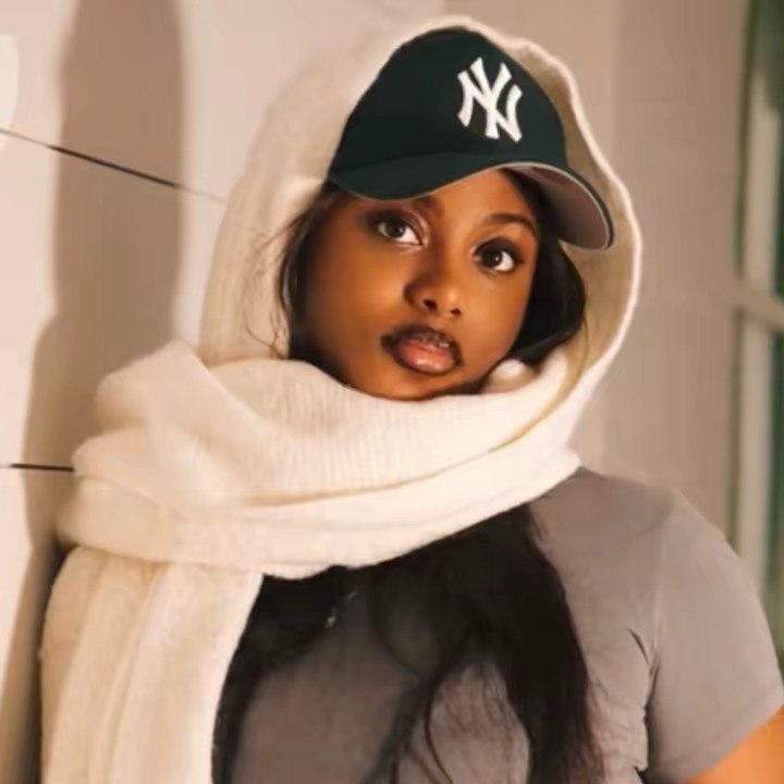 𝐌𝐢𝐫𝐧𝐚 𝐁𝐚𝐫𝐢