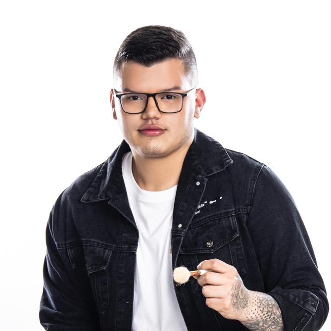 YAYO 🩵 • TE SIGUE