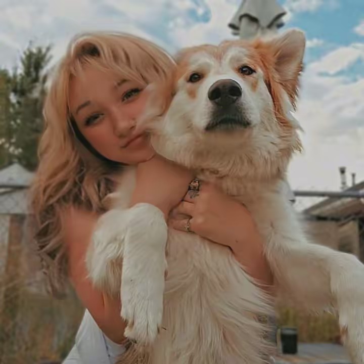 🍓💿🩷✨️🪩🎨🍸🌷🍄☀️🫧💍🌼