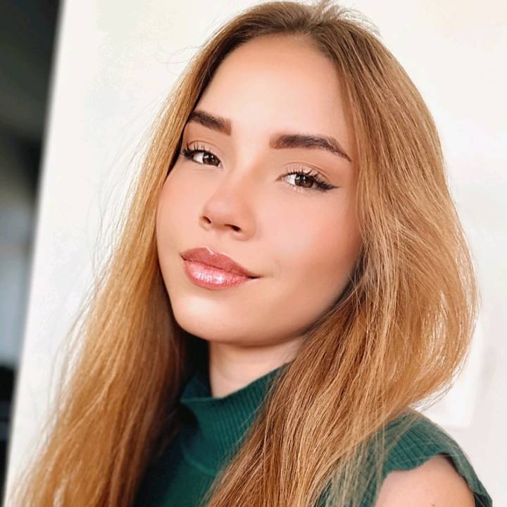 Giovanna Resende |Social Media