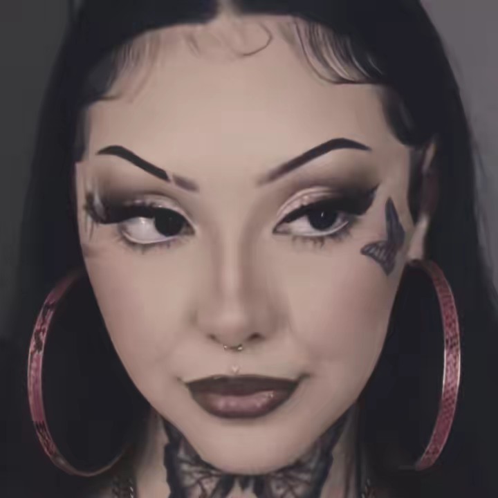𝔐𝔦𝔞𝔩𝔞𝔫𝔦
