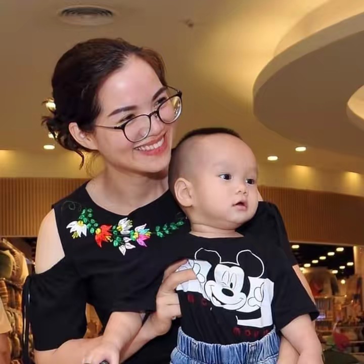 THẢO LÊ-MẸ EM TIN