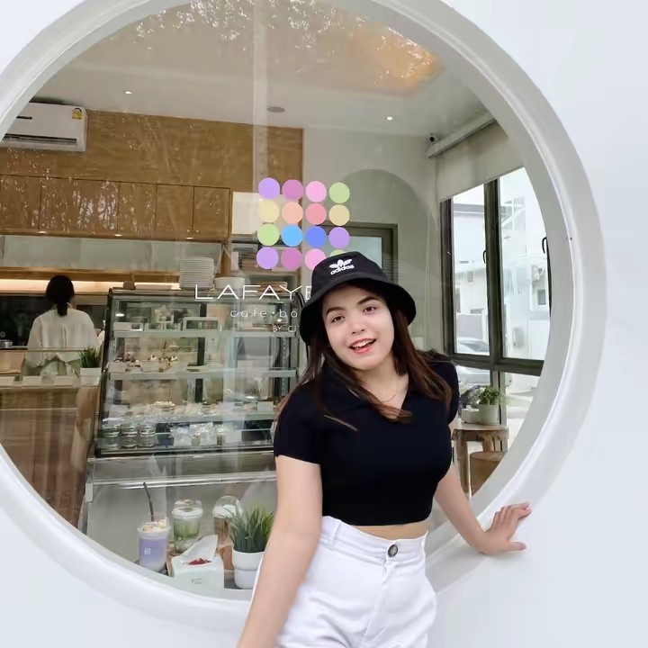 ชะนีขอรีวิว