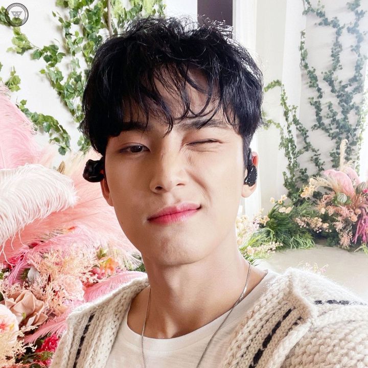 H ✨ STREAM SPILL THE FEELS