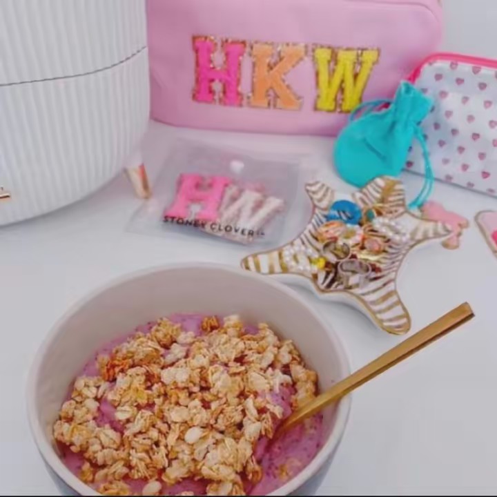 just a preppy girl 🌅🐬🌴