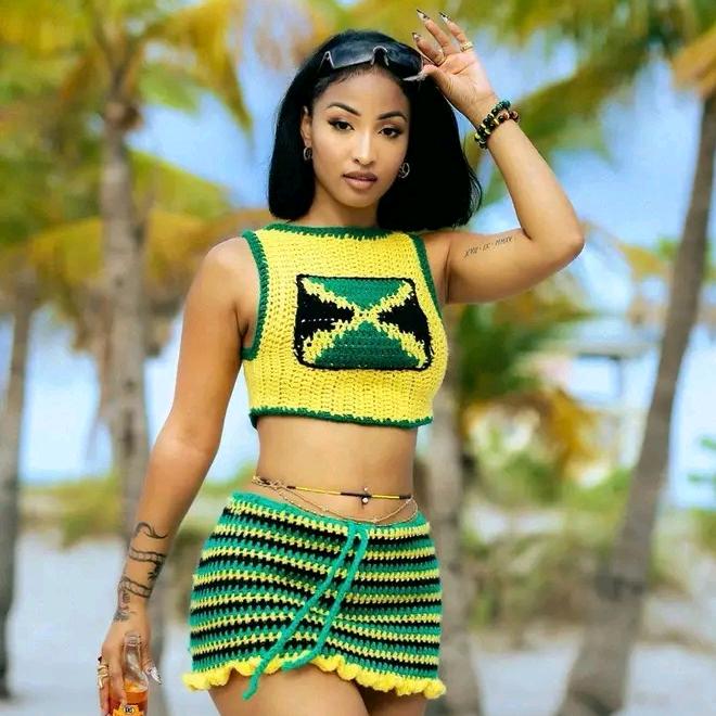 sweetie girl 🍉🍓🍒🍍🥭🍌🍏🍧