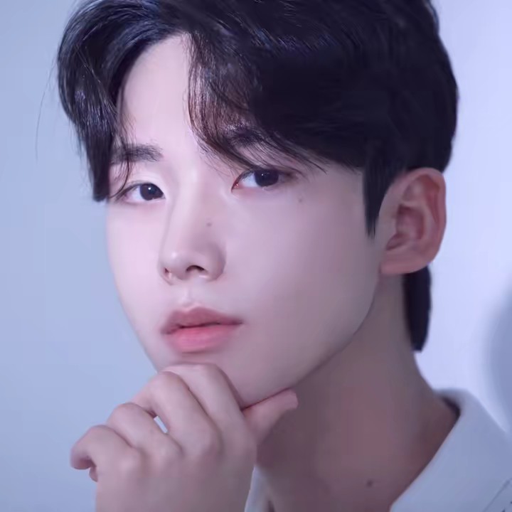 ✊🏻KNOCK • ノック✊🏻