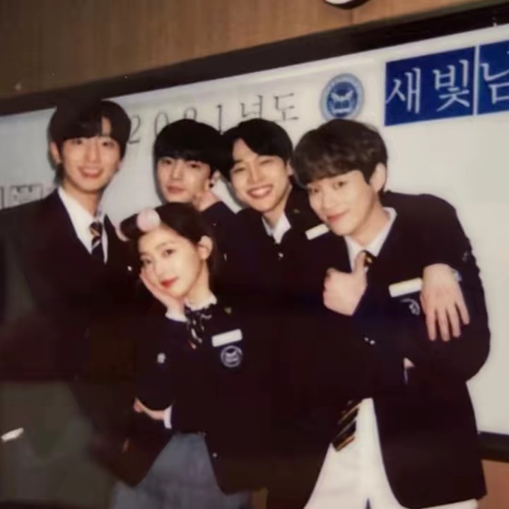 𝘁𝗵𝗲 𝗴𝗿𝗼𝘂𝗽 🍵🧸