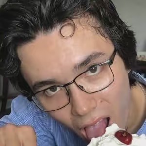 (｢๑•₃•)｢