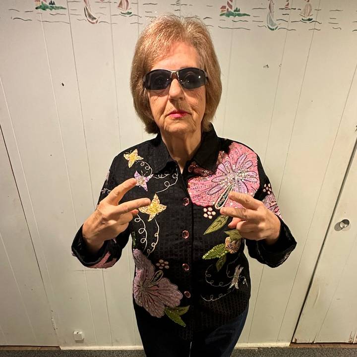 Cool Grandma👵🏻