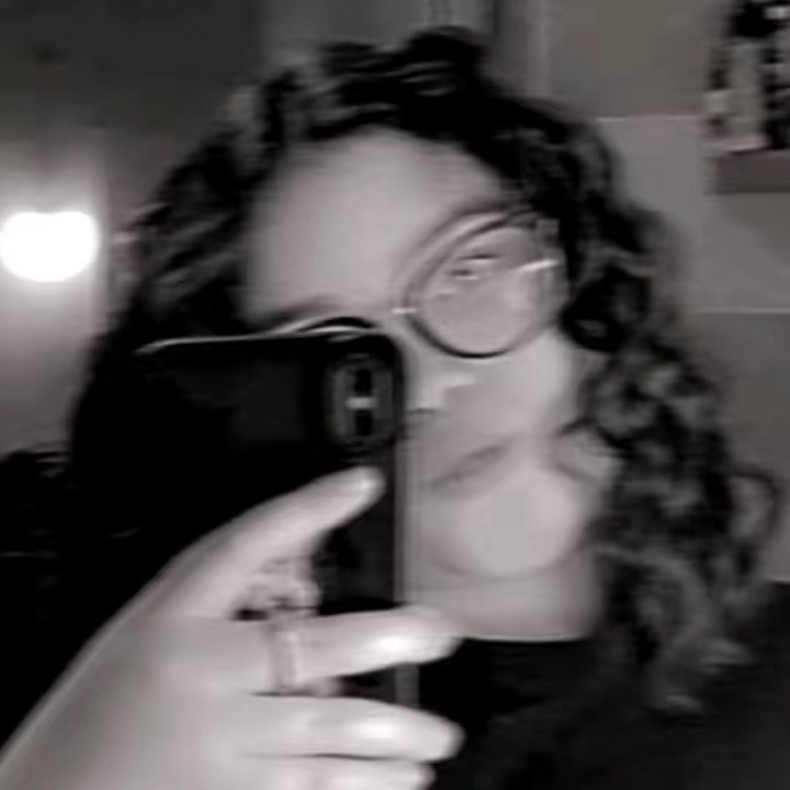 ☆•𝓚𝓐𝓡𝓞𝓛•☆