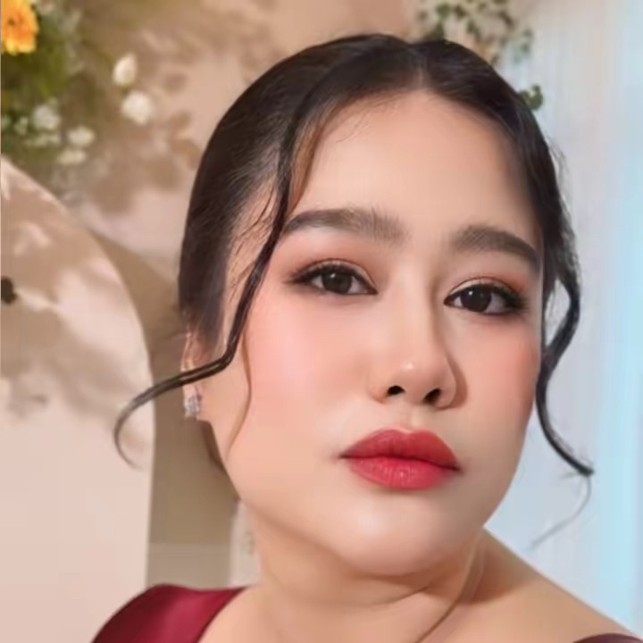 พ ล อ ย PICHA🌻✨