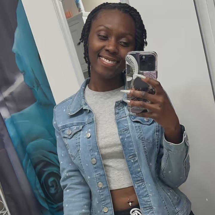 Queen T 👑❤️🤞🏾