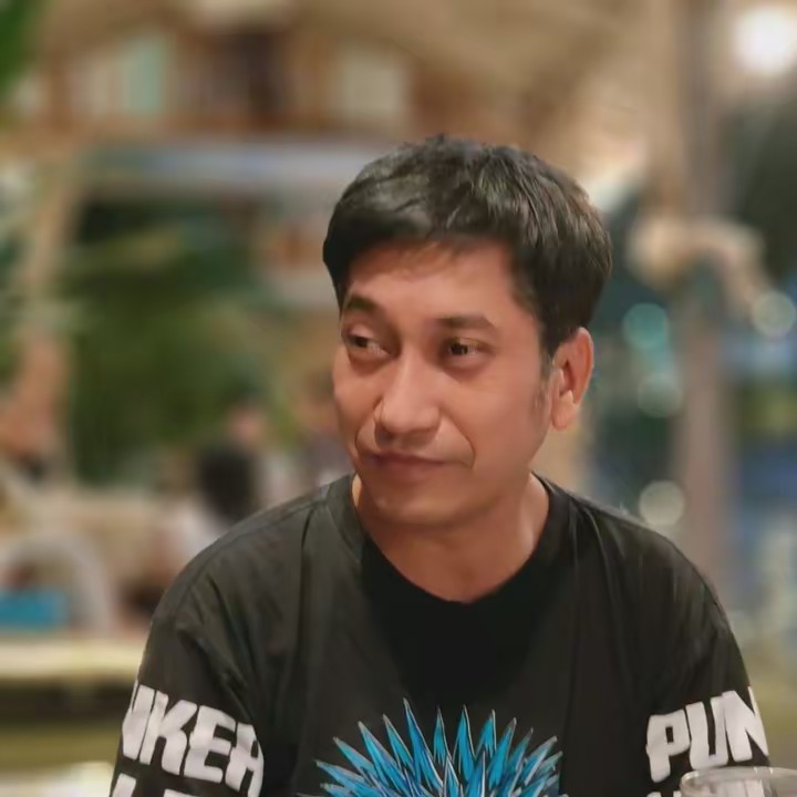 เจมส์จารุวัตร🇹🇭(JAMES)🅰️🅰️