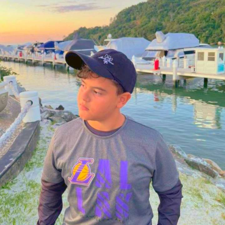 D E T Ê N T I A S ✝️