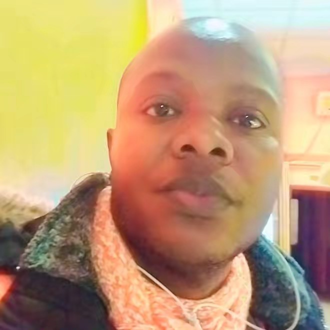 Lionel 🇬🇳🇧🇪🇮🇹