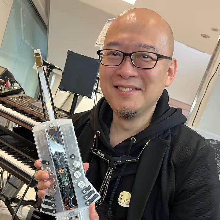 楽器演奏おじさん