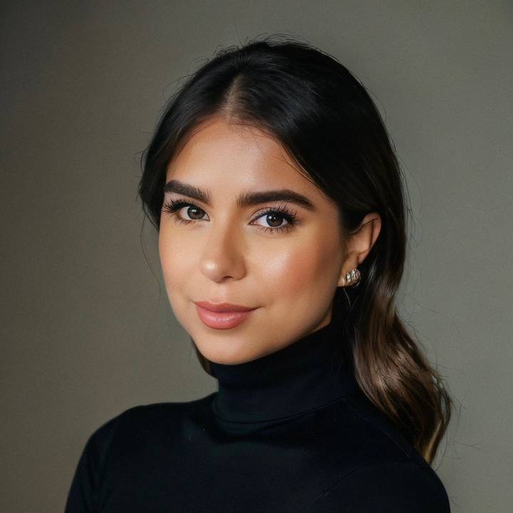 Mariacaro | model & creator