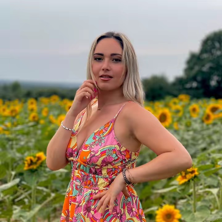 Cʜᴀʀʟᴏᴛᴛᴇ ᴘᴏʟᴇᴛᴛɪ ♡︎