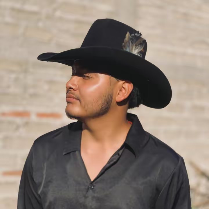 Emilio Lozano🐦‍⬛