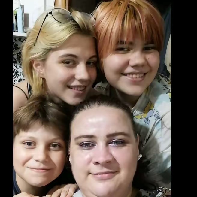 Маришка Надобных