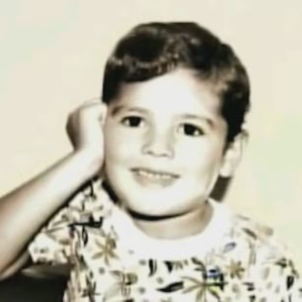 𝐊𝐲𝐫𝐚 🦠